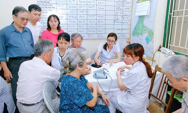 Các Bộ, ngành, đoàn thể và địa phương theo chức năng, nhiệm vụ được giao tiếp tục thực hiện có hiệu quả các chính sách chăm sóc, phát huy vai trò người cao tuổi. Ảnh: internet