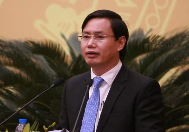 Chánh Văn phòng Thành ủy Hà Nội Nguyễn Văn Tứ bị bắt vì liên quan đến vụ án Nhật Cường Mobile.