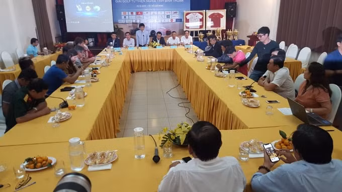 Quang cảnh buổi họp báo.