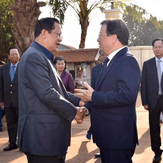 Thủ tướng Vương quốc Campuchia Samdech Techo Hun Sen và Phó Thủ tướng Trịnh Đình Dũng. Ảnh: VGP