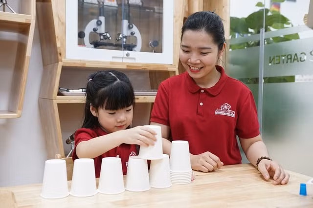 Với phương pháp giáo dục hiện đại, học sinh sẽ tự tin hơn khi chinh phục các mục tiêu học tập