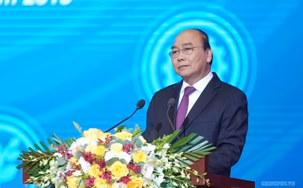 Thủ tướng Nguyễn Xuân Phúc phát biểu kết luận Hội nghị Thủ tướng Chính phủ với doanh nghiệp, ngày 23/12. Ảnh: Báo Điện tử chính phủ