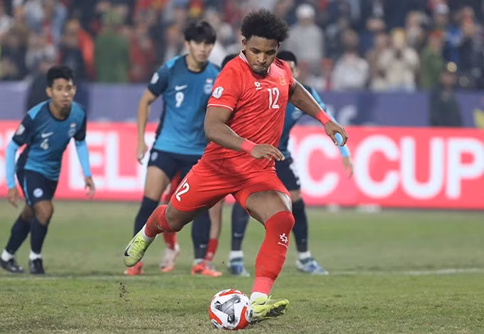 xuan son toa sang ruc ro tao con sot aff cup 2024 hinh 1