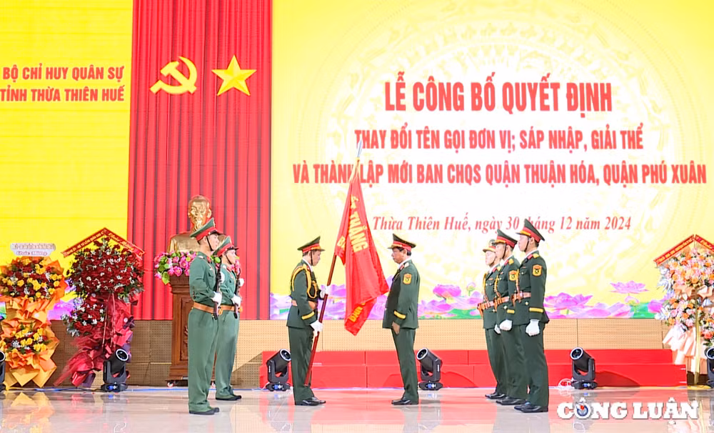 cong bo quyet dinh ve doi ten bo chi huy quan su tinh thua thien hue hinh 1