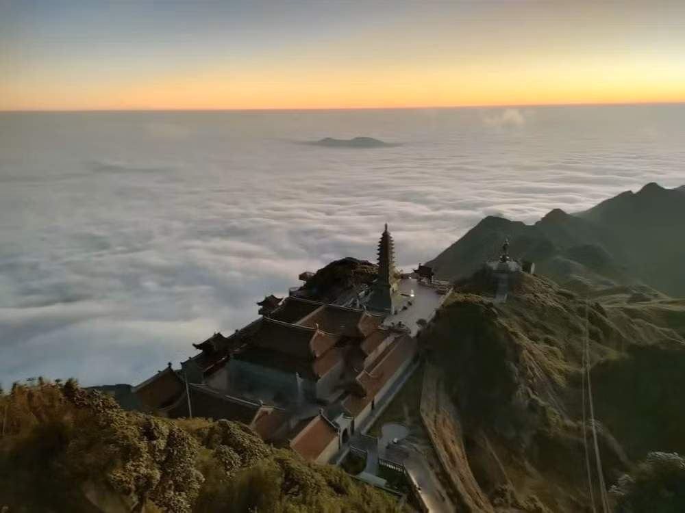 sang som nay dinh nui fansipan sa pa lai xuat hien bang tuyet hinh 4
