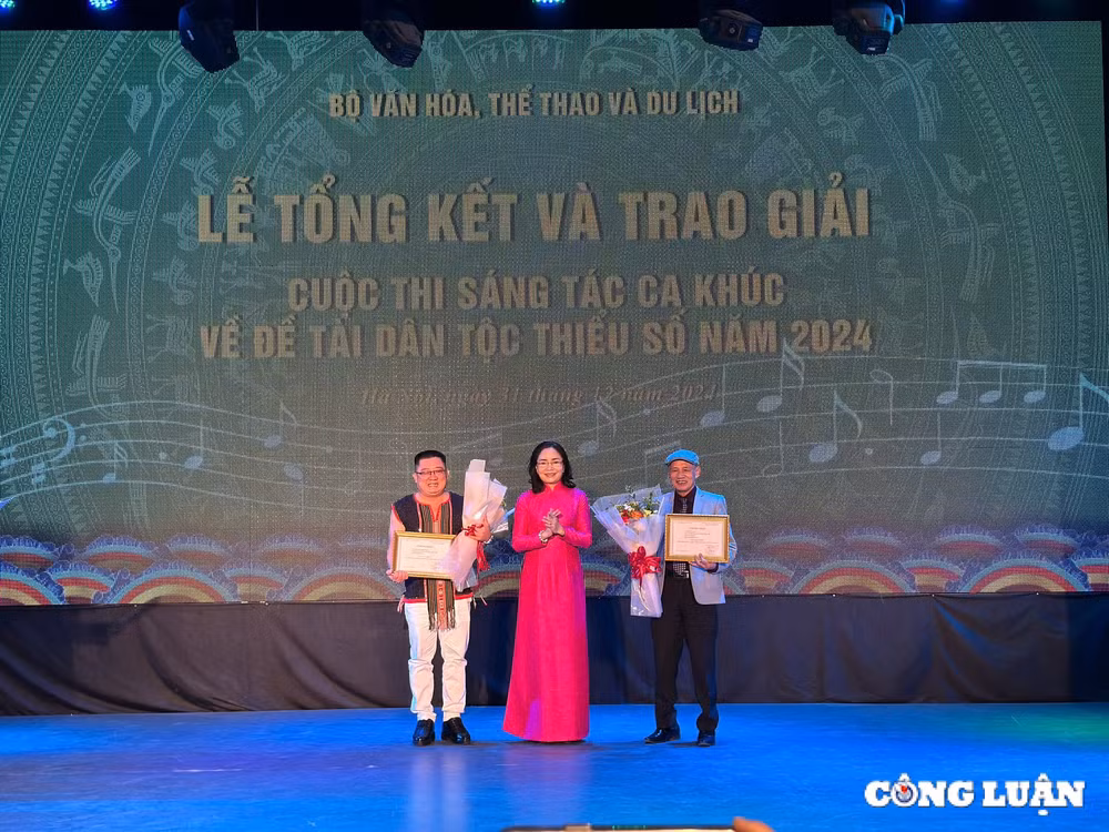 trao 17 giai thuong sang tac ca khuc ve dan toc thieu so hinh 2