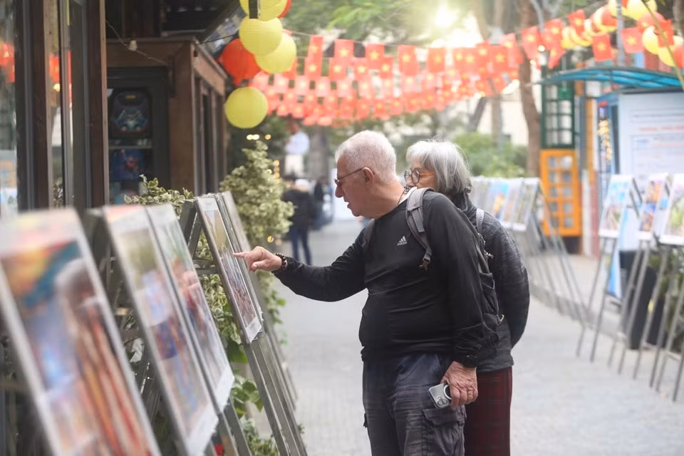 bao kinh te do thi khoi dong cac su kien truyen thong dua luat thu do 2024 vao cuoc song hinh 6