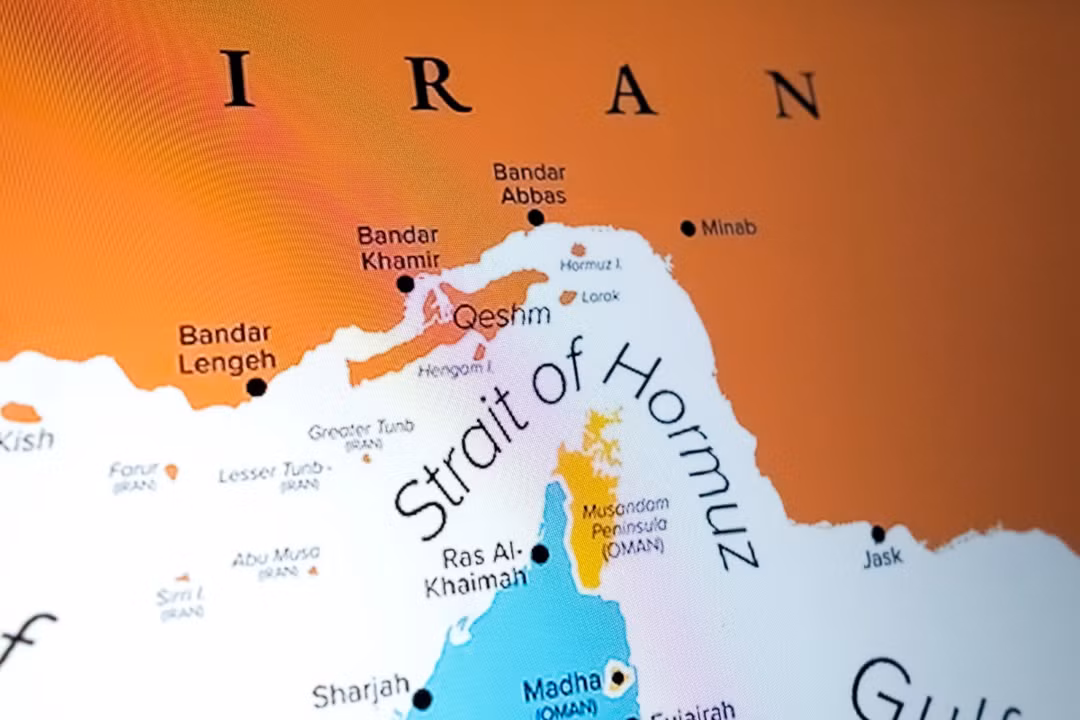 Nút thắt Hormuz và thế trận giằng co trong xung đột Mỹ - Iran