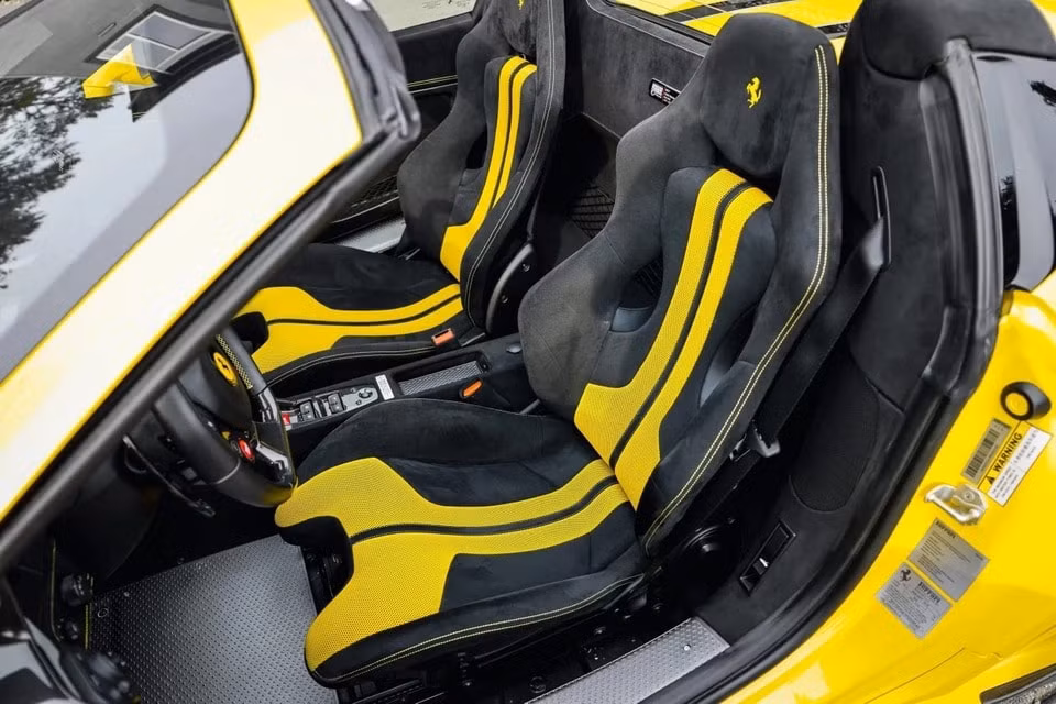 ferrari 458 speciale a duoc ban dau gia du kien thu ve 1 trieu usd hinh 8