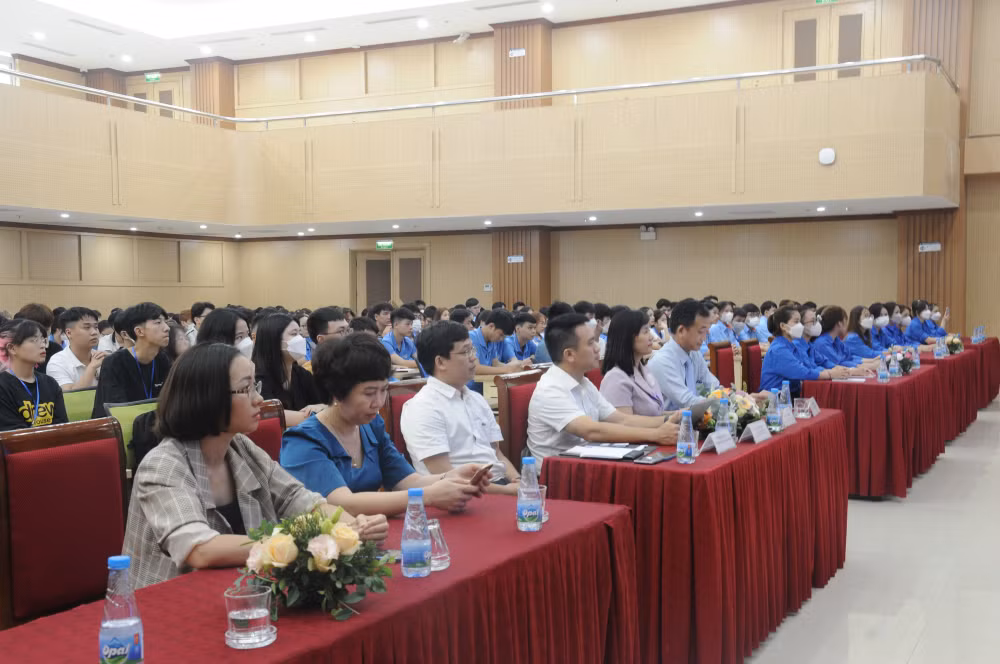 lan dau tien to chuc cuoc thi truc tuyen tim hieu tiet kiem nang luong hinh 2