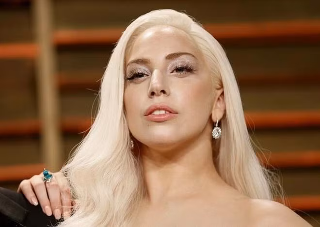 lady gaga khoc vi phai huy dem nhac o miami hinh 2