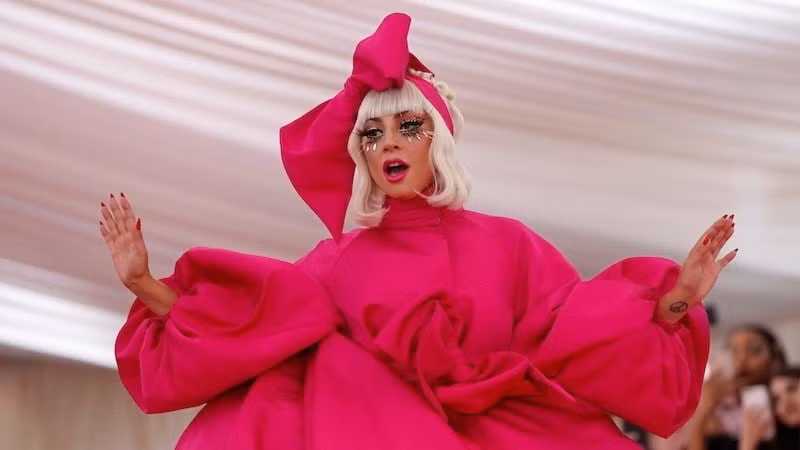 lady gaga khoc vi phai huy dem nhac o miami hinh 1