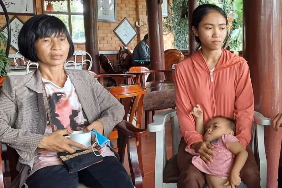 kon tum mot nguoi chet trong tu the treo co tai nha tam giu cong an huyen hinh 1