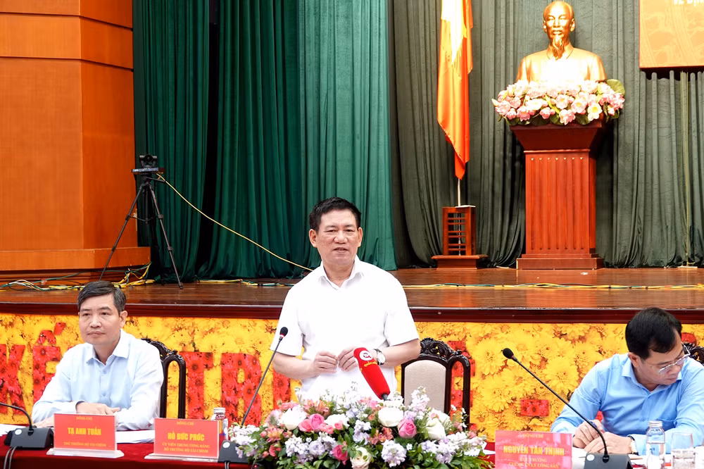 pho chu tich ubnd cap huyen nam trong danh sach co suat su dung o to cong vu hinh 2