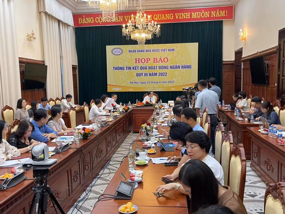 dong tien viet nam mat gia it nhat so voi cac nuoc trong khu vuc hinh 1
