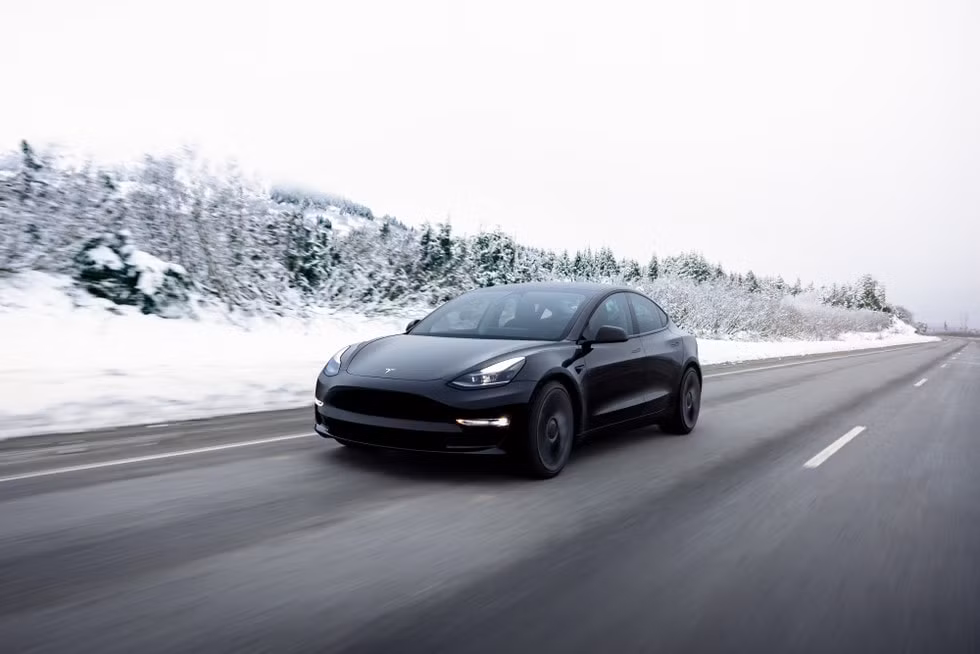 tesla trieu hoi 11 trieu xe vi loi cua kinh hinh 1