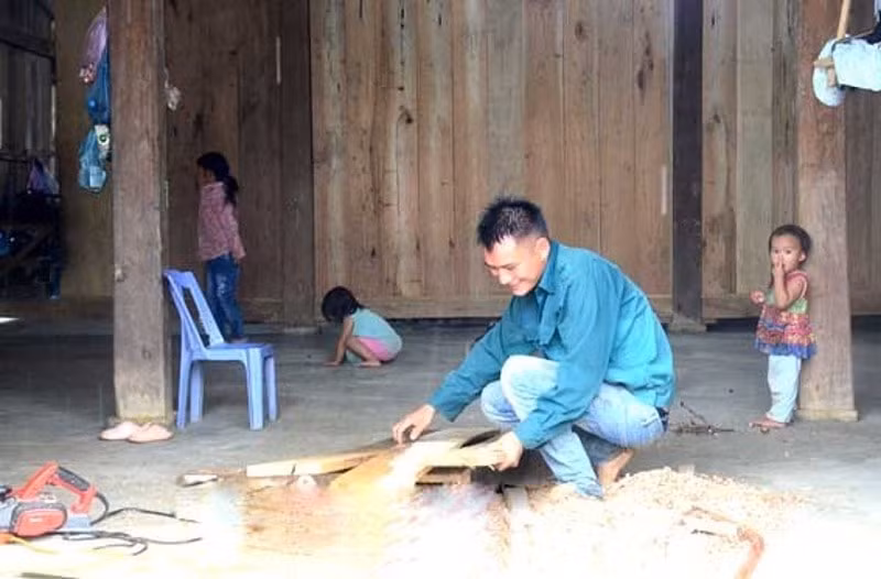 dang vien o linh phu ba cung voi ba con dan toc mong hinh 2