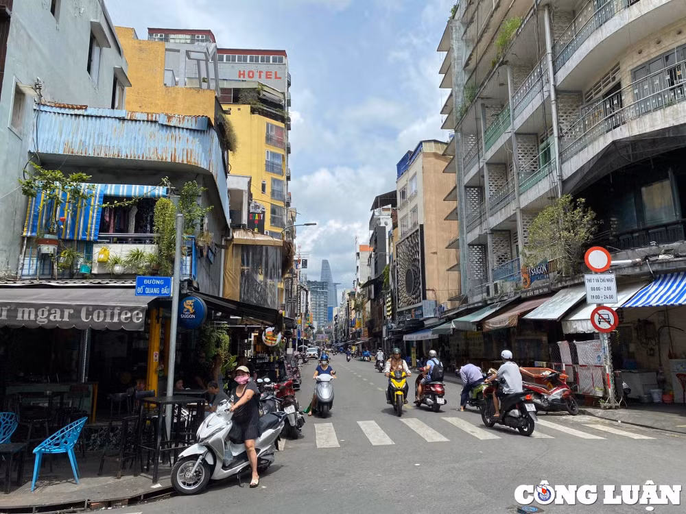 canh song doi lap trong nhung con hem tai pho tay bui vien hinh 1