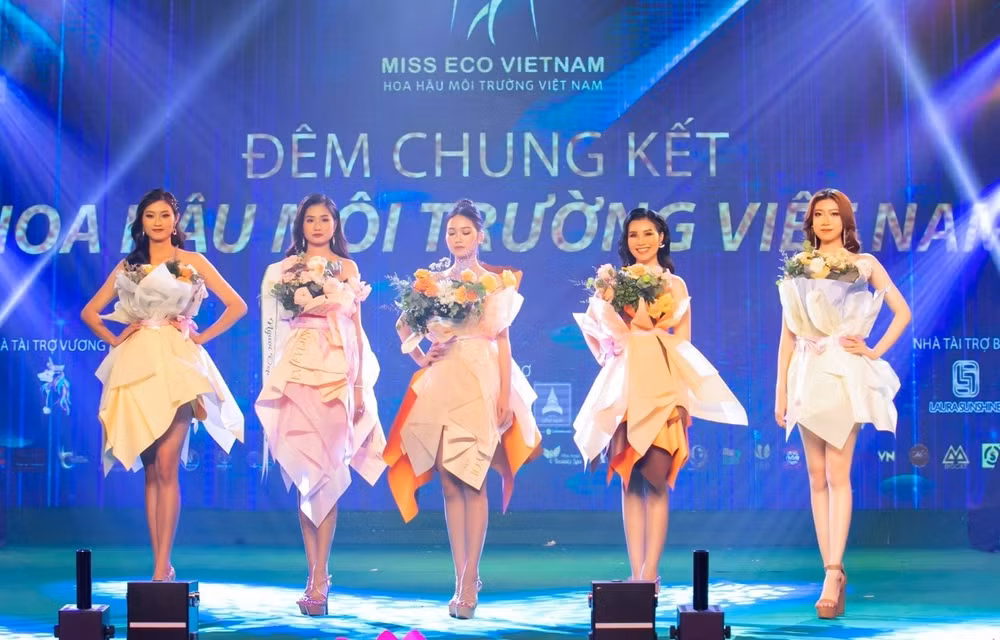 huy danh hieu hoa hau cuoc thi vi pham phap luat hinh 2