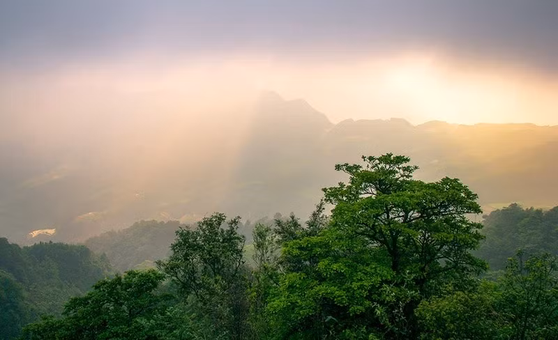 an tuong canh hoang hon sieu thuc tren dinh mau son hinh 5