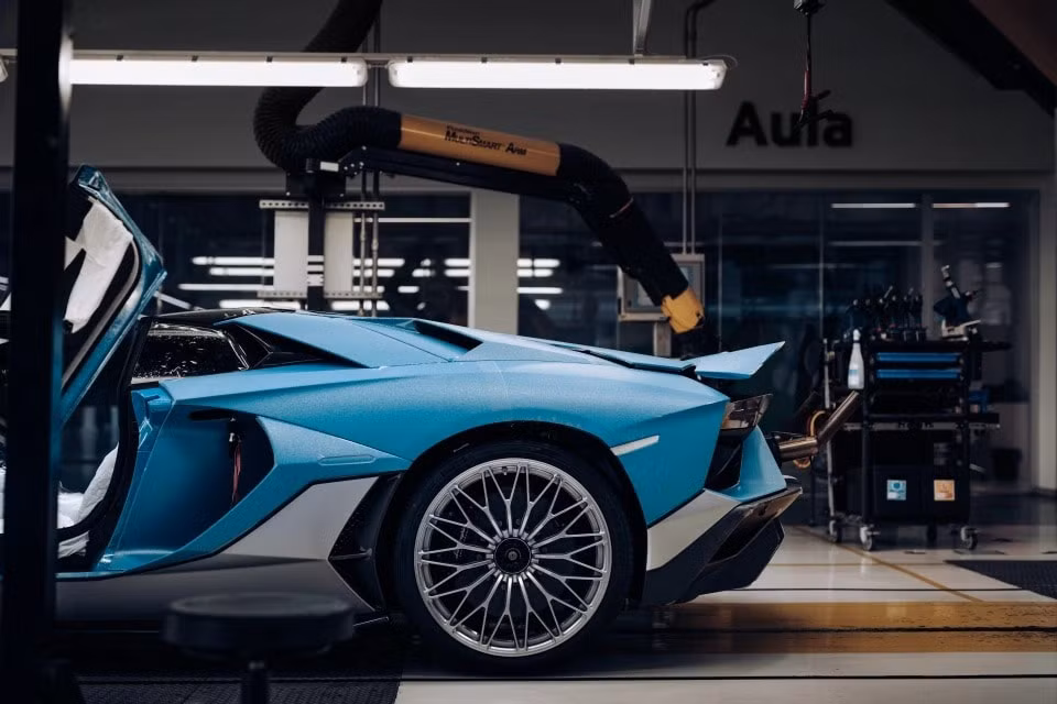 lamborghini aventador chinh thuc khai tu hinh 3
