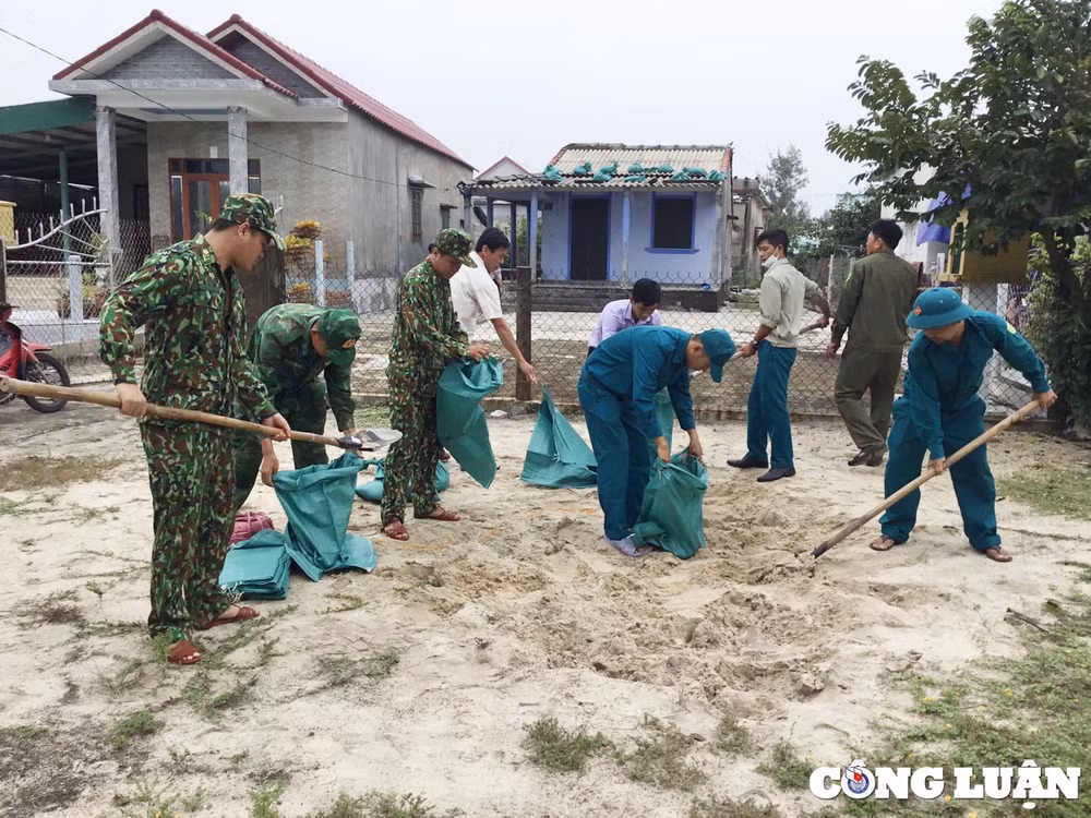 thua thien hue dong cua cho cam nguoi dan ra duong sau 21h de tranh bao so 4 hinh 4