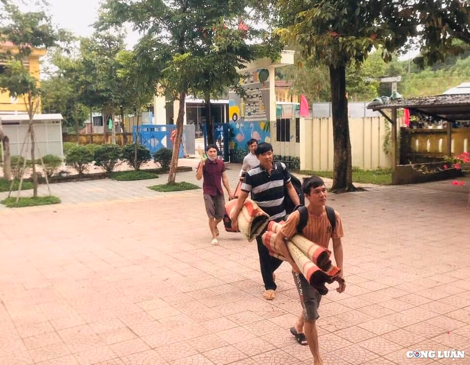 thua thien hue dong cua cho cam nguoi dan ra duong sau 21h de tranh bao so 4 hinh 2