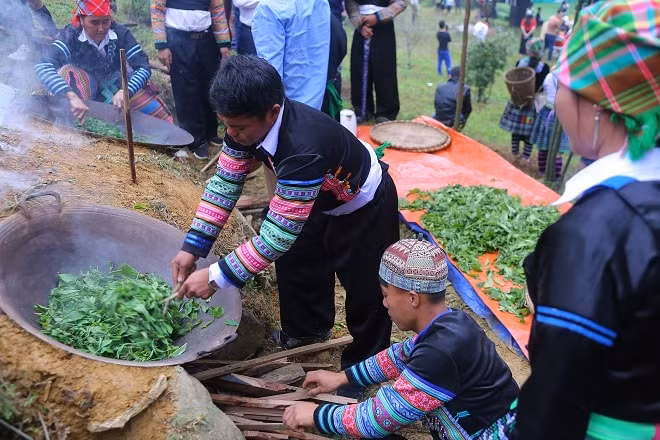 tung bung le hoi com tu le va le hoi ton vinh cay che shan tuyet co thu suoi giang hinh 5