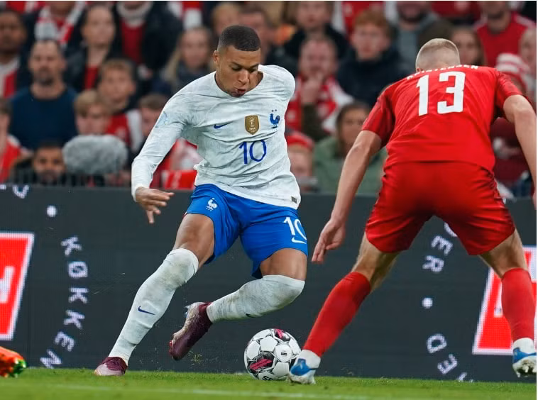 dt phap thua muoi mat dan mach trong ngay mbappe vo duyen hinh 1