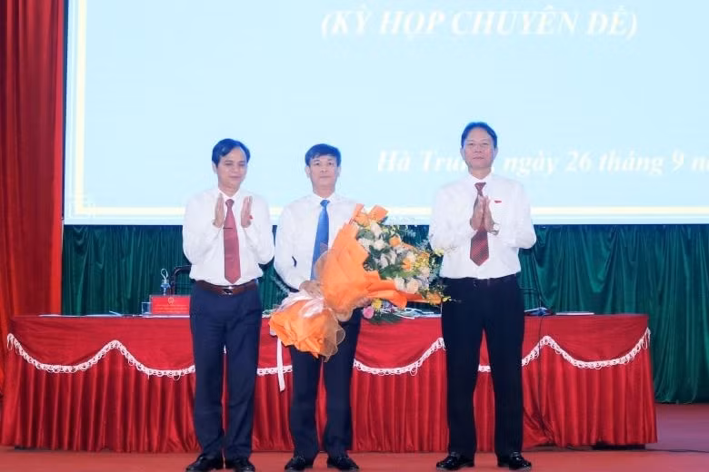 thanh hoa huyen ha trung co tan chu tich ubnd huyen hinh 1