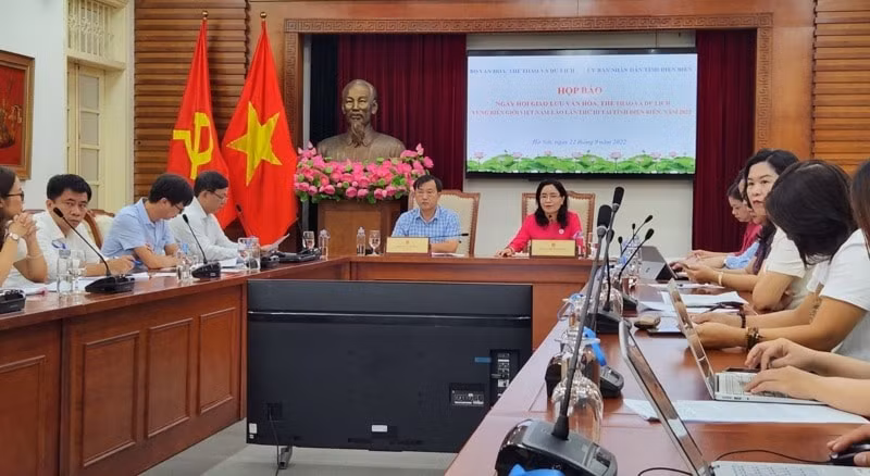 10 tinh tham gia ngay hoi van hoa the thao va du lich vung bien viet lao hinh 1