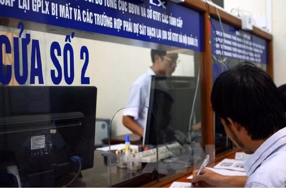 ty le cap doi giay phep lai xe truc tuyen con thap hinh 1