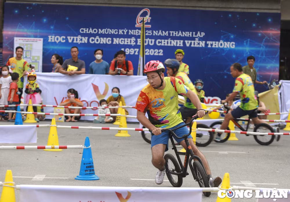 ha noi ngo ngang man trinh dien cua hon 500 tay dua nhi tai giai dua xe thang bang hinh 37