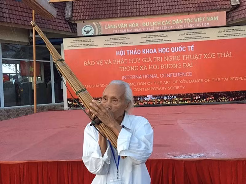 nghe nhan lo van bien nguoi thap lua tinh yeu nhung dieu xoe co hinh 3