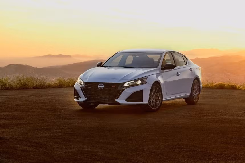nissan altima 2023 co gia khoi diem 25290 usd hinh 1