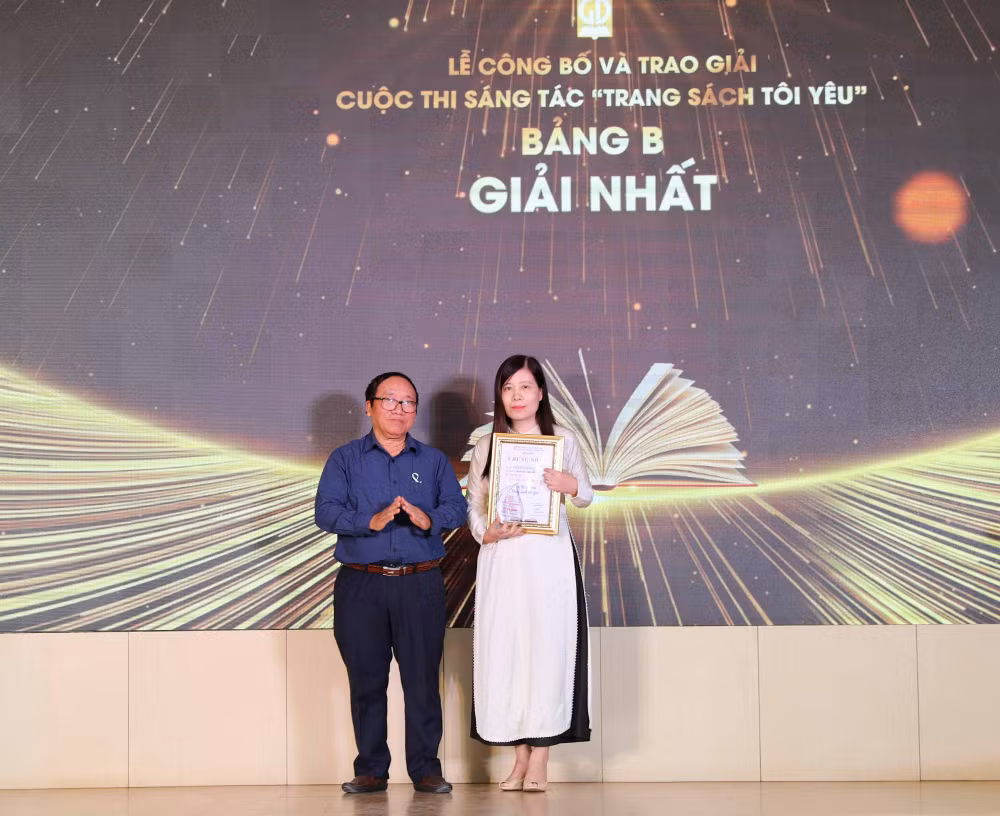 trao giai cuoc thi sang tac trang sach toi yeu hinh 2