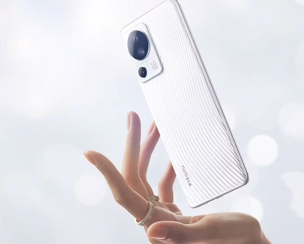 xiaomi cong bo civi 2 va pin du phong moi hinh 1