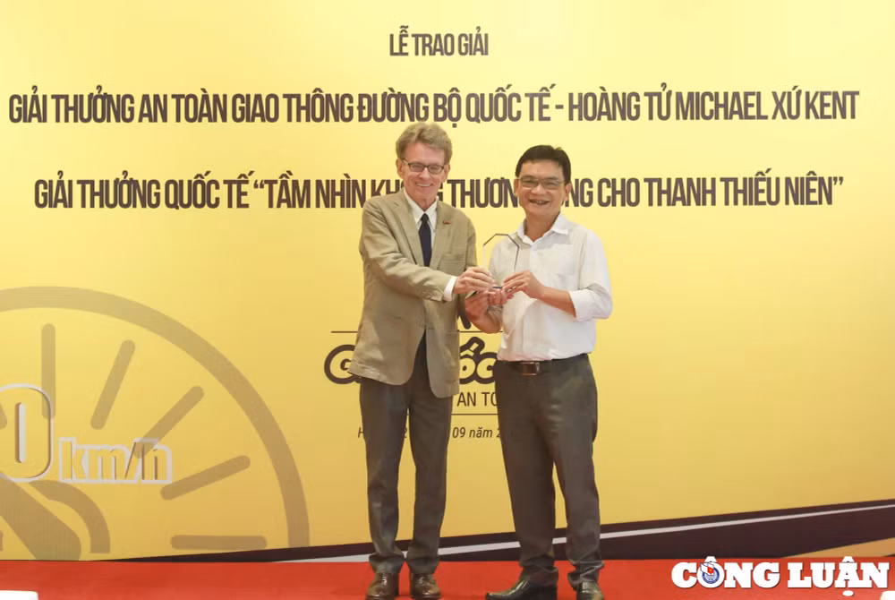 dam bao an toan giao thong truong hoc bao ve hoc sinh den truong hinh 6
