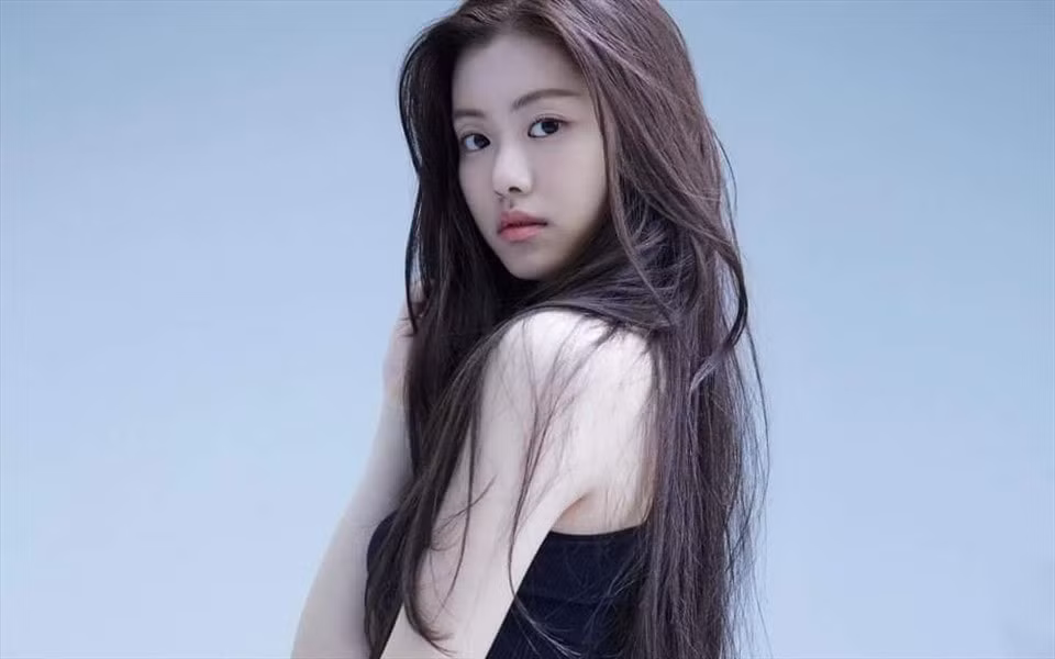 tren da chien thang tan binh le sserafim len lich phat hanh album thu hai hinh 4