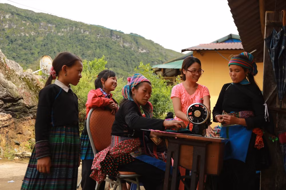 nang quyen kinh te cua phu nu dan toc thieu so tai viet nam hinh 2