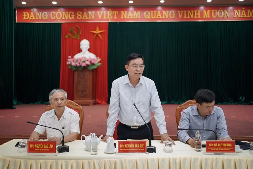 gan 50 hoi vien nha bao di thuc te cac cong trinh trong diem tai thanh pho thai nguyen hinh 3
