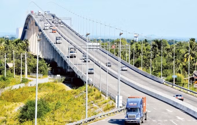 Đầu tư xây dựng các công trình giao thông trọng điểm mang tính liên kết vùng để thúc đẩy phát triển kinh tế xã hội khu vực Đông Nam Bộ. Ảnh minh họa