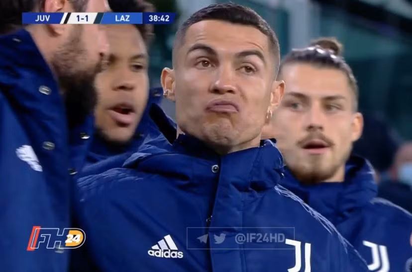 Siêu sao Ronaldo bĩu môi khi đồng đội lập công. Ảnh: internet