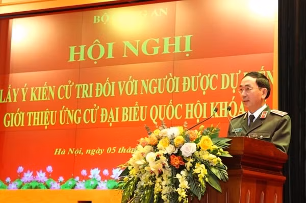 Thay mặt các các cán bộ của cơ quan Bộ Công an được giới thiệu ứng cử, Trung tướng Trần Quốc Tỏ phát biểu tại hội nghị