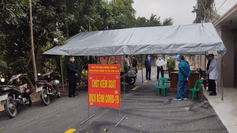 Cách ly 1 xã huyện Kim Thành (Hải Dương) sau khi có ca dương tính Covid-19. Ảnh: TL