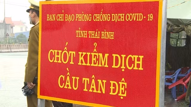 Chốt kiểm soát dịch COVID-19 qua cầu Tân Đệ dừng hoạt động.