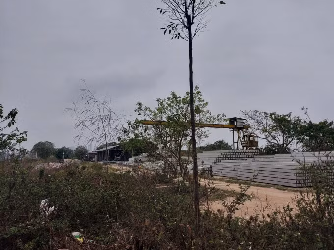 Dù đã bị các cơ quan chức năng yêu cầu xử lí nhưng vi phạm vẫn vô tư tồn tại