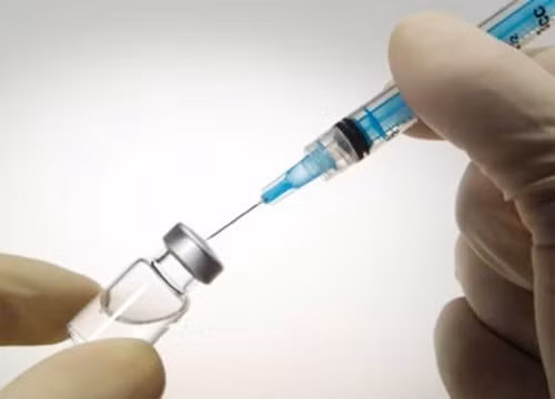 Hai người dân Hàn Quốc tử vong sau khi tiêm vắc xin của AstraZeneca. Ảnh: TL