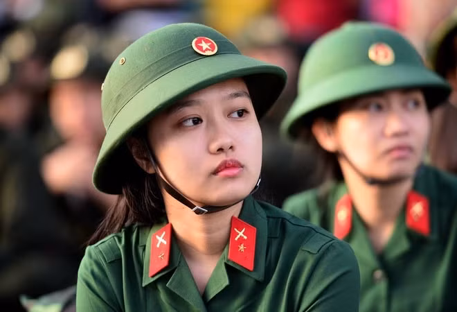 TP. HCM có 2 nữ công dân sẵn sàng nhập ngũ năm 2021. Ảnh: TL