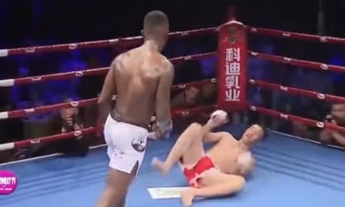 Trận tranh đai hạng ruồi giữa võ sĩ Kai Kara-France và tay đấm Rogerio Bontorin tại UFC 259 đã khép lại bằng một cú hạ knock-out tuyệt đẹp đến từ Kara-France. Ảnh: internet